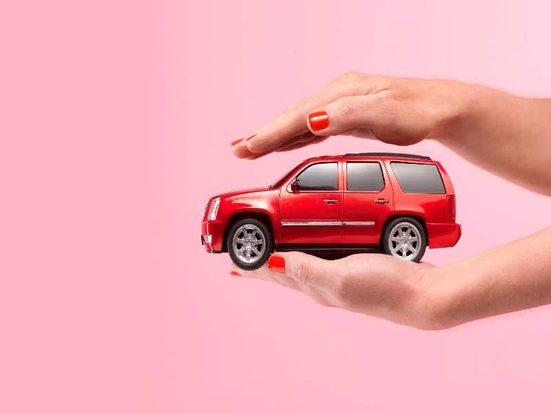 Bạn đóng phí bảo hiểm và công ty bảo hiểm phải bồi thường cho những thiệt hại theo quy định nếu xảy ra.