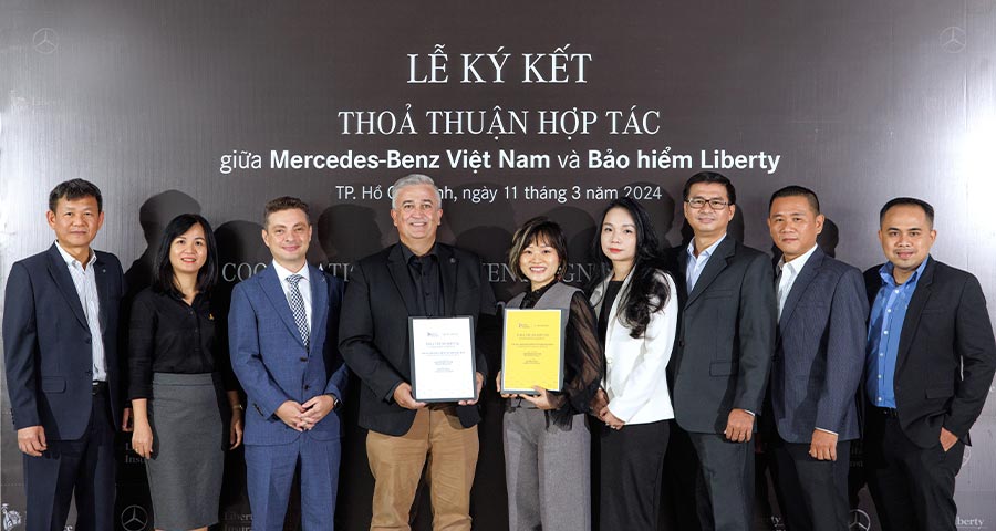 Hợp tác giữa Mercedes-Benz Việt Nam và Liberty Insurance khởi đầu từ năm 2015, đánh dấu mốc son với việc ra mắt bảo hiểm ô tô chuyên biệt đầu tiên cho khách hàng sở hữu xe Mercedes-Benz tại Việt Nam